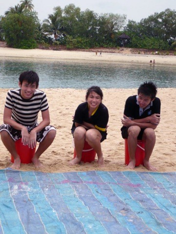 [Amanda + Kai + Me + Pailtoilets[7].jpg]